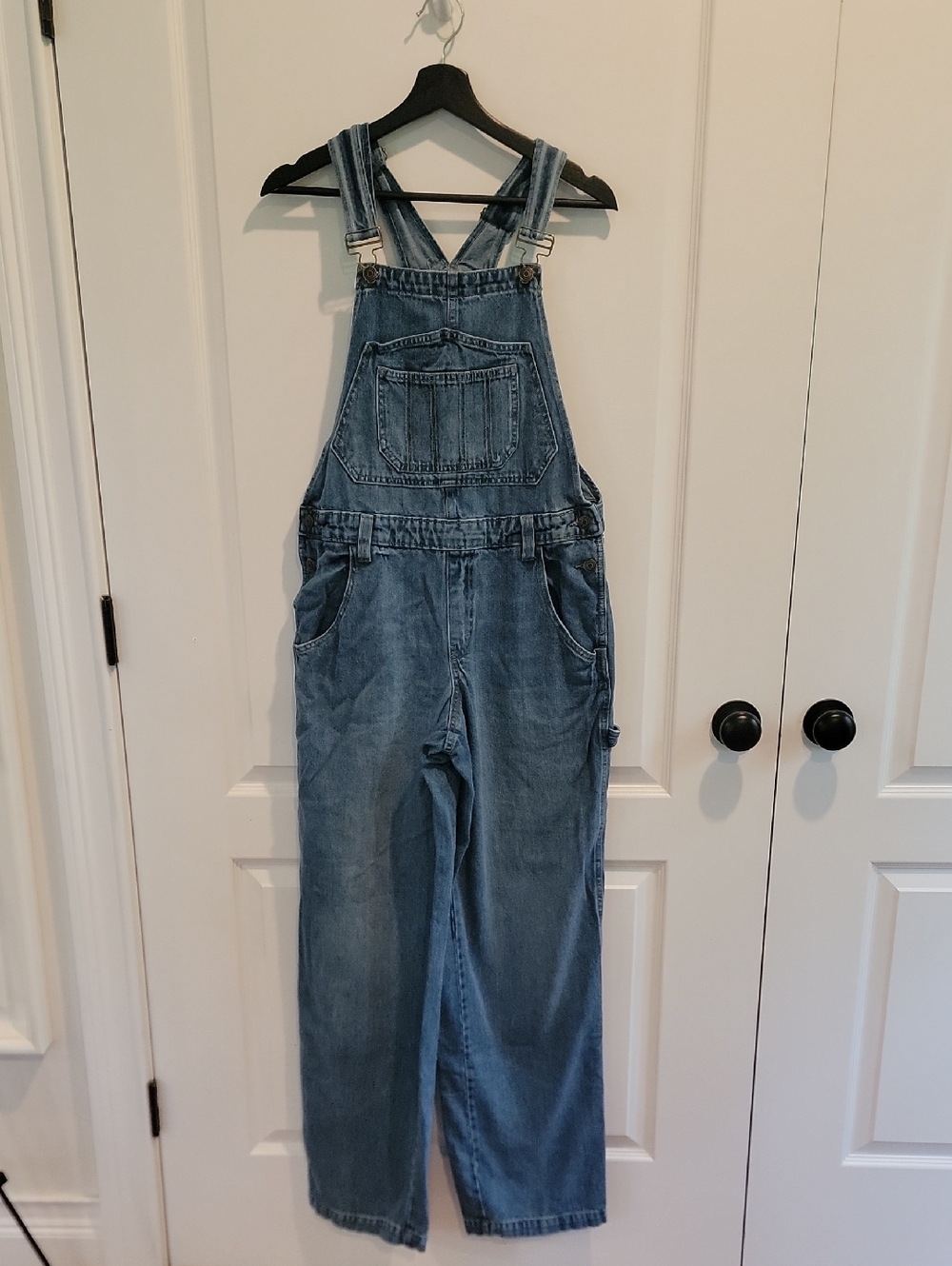 wild fable light blue denim overalls Womens Small.  EUC